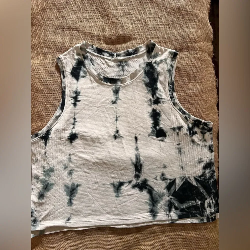 Lululemon Athletica Black and White Crop Tee M-L